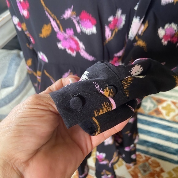 Who What Wear size‎ large black floral layered dress , buttons on neck shoulder - Picture 6 of 12